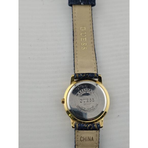 Ladies\' Vintage Guess Quartz Watch G50339M Stylish Nice New Battery Runs